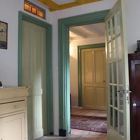 Vondelstraat Bed & Breakfast *